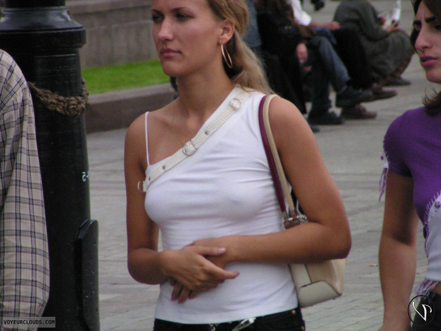 Торчащие женские соски фото Торчащие женские соски фото